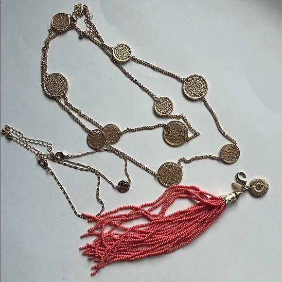 Gold finish Jewelry Set- necklace, bracelets, pendant - Picture 13 of 15